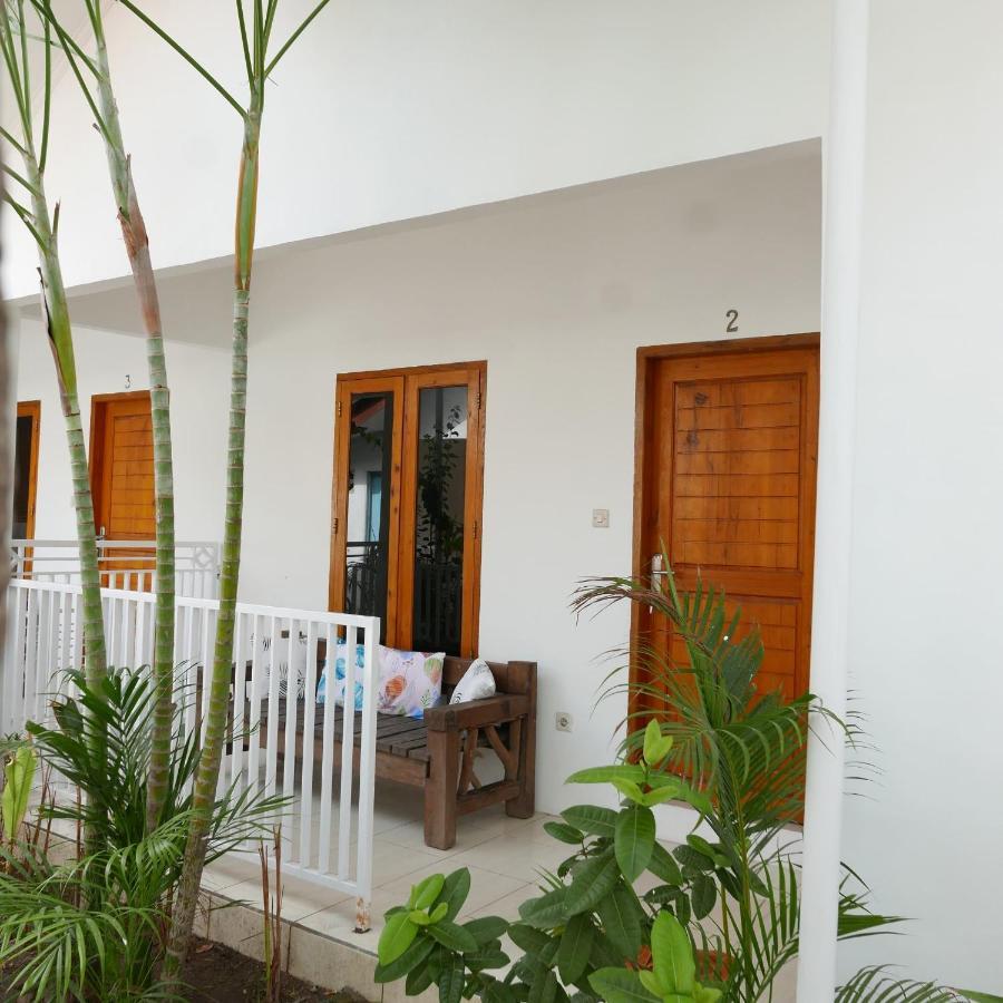 Rumah Side Apartment Gili Trawangan Bagian luar foto