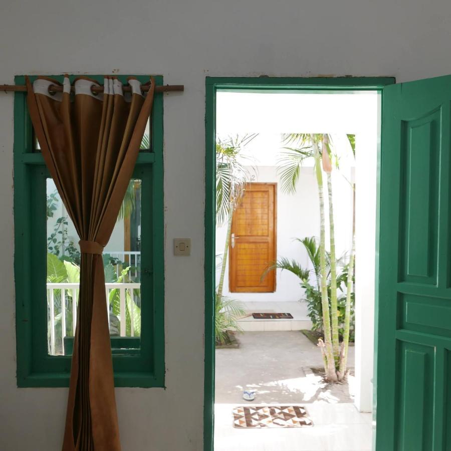 Rumah Side Apartment Gili Trawangan Bagian luar foto