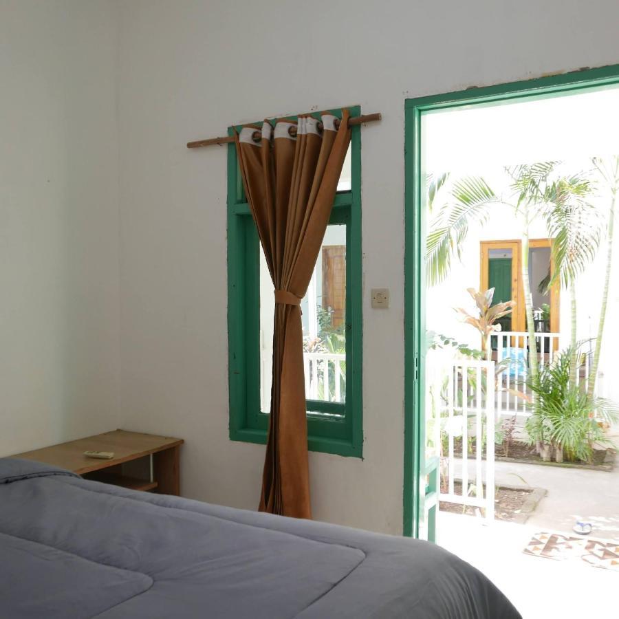 Rumah Side Apartment Gili Trawangan Bagian luar foto