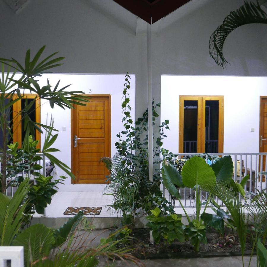 Rumah Side Apartment Gili Trawangan Bagian luar foto